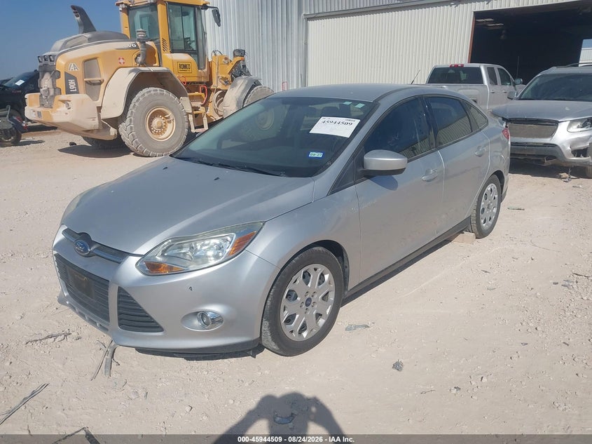 2012 Ford Focus, Normal Wear & Tear, IAAI, VIN 1FAHP3F20CL284327 — photo 2