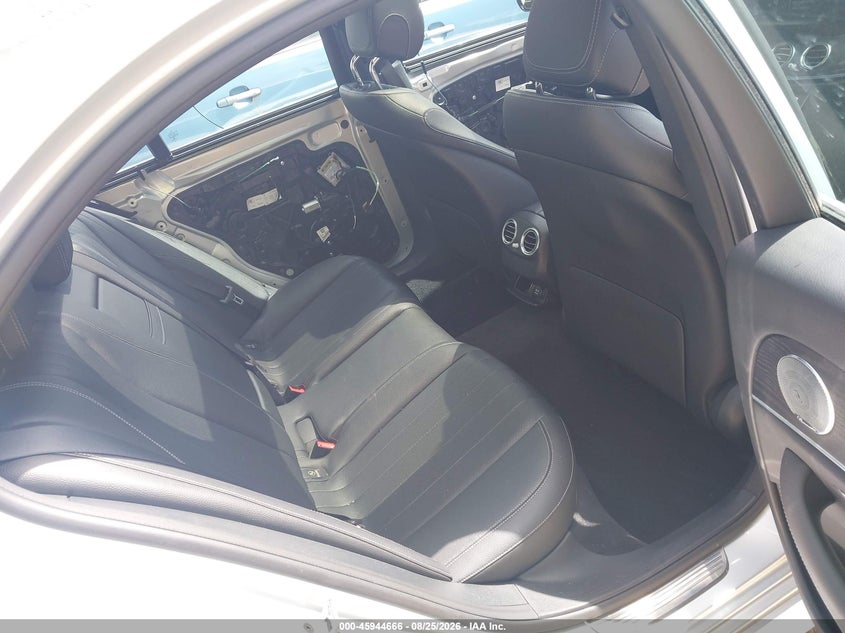MERCEDES-BENZ E 300 2019 VIN WDDZF4KB7KA533137