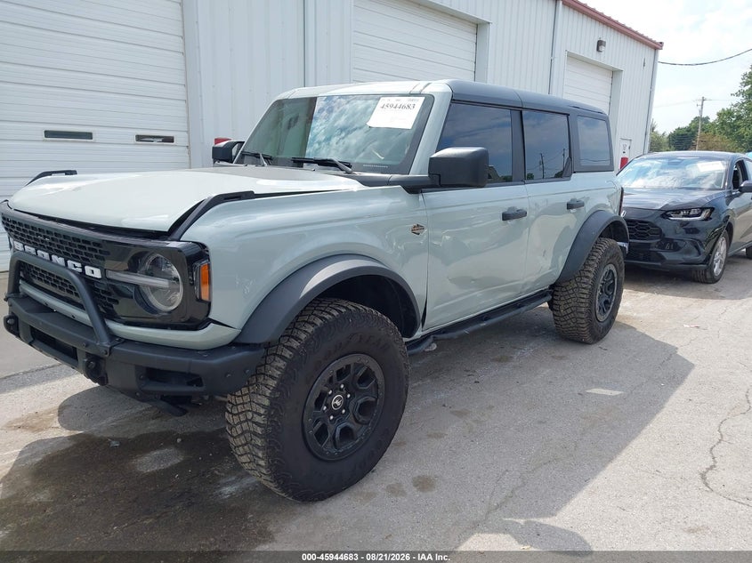 2024 Ford Bronco, Right Side, IAAI, VIN 1FMEE2BP5RLA06218 — photo 2