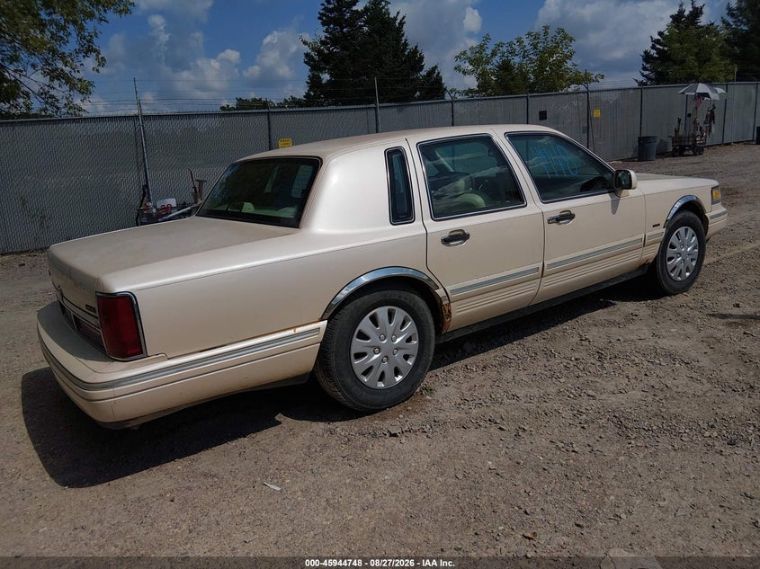 1996 LINCOLN TOWN CAR auction photo 4