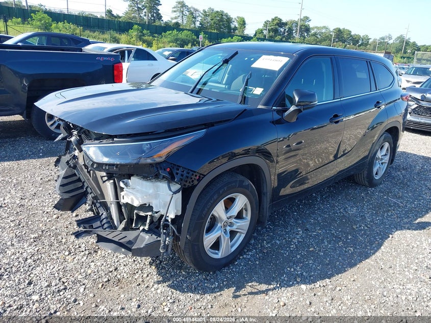 2022 TOYOTA HIGHLANDER auction photo 2