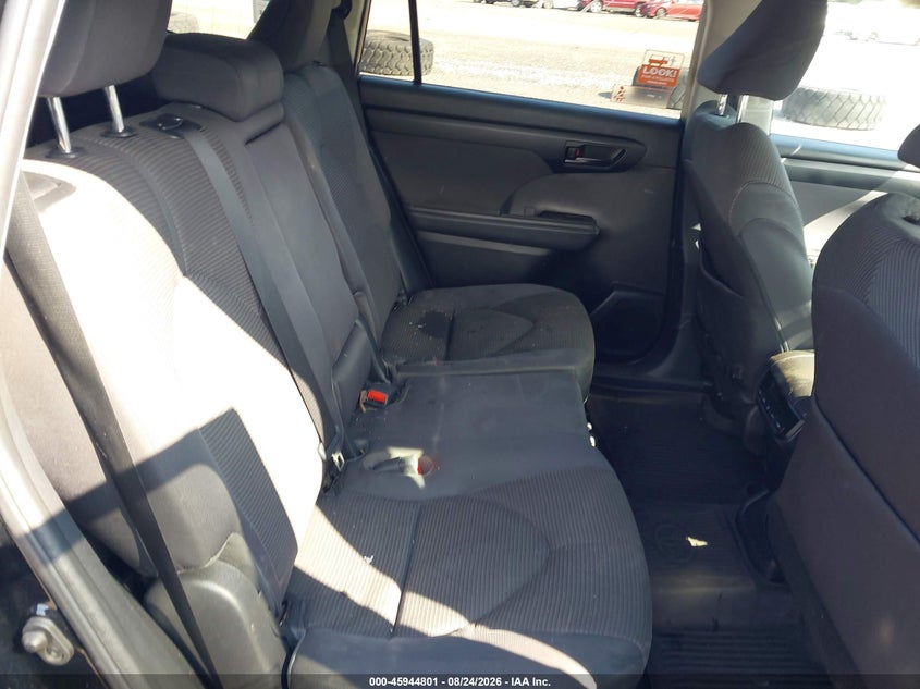 2022 TOYOTA HIGHLANDER auction photo 8