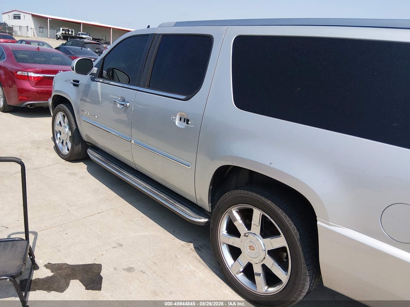2012 CADILLAC ESCALADE ESV auction photo 6