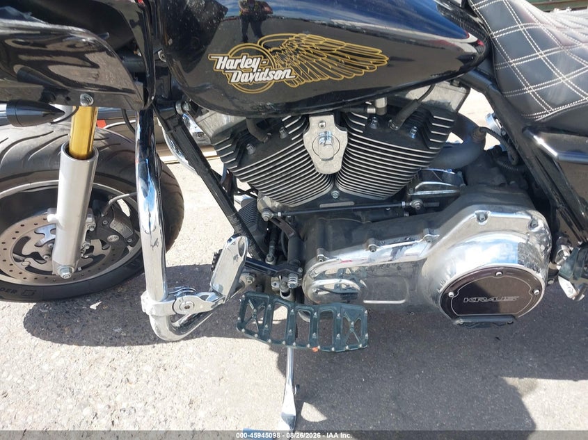 HARLEY-DAVIDSON FLHX 2008