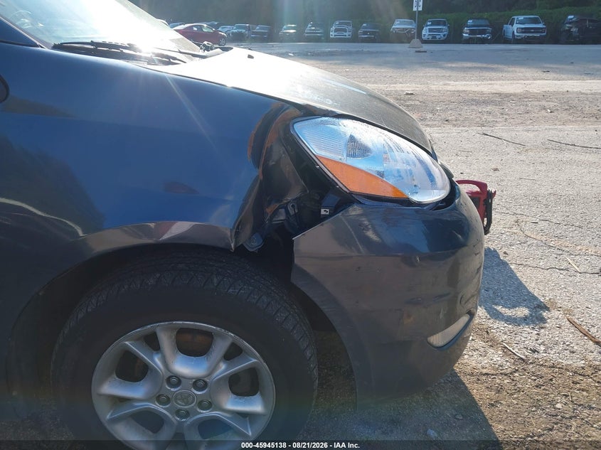 2006 TOYOTA SIENNA auction photo 6