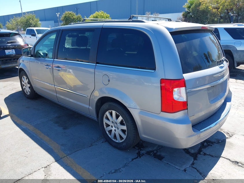 2014 CHRYSLER TOWN & COUNTRY auction photo 3