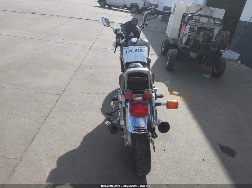 1983 HONDA VF750 auction photo 6