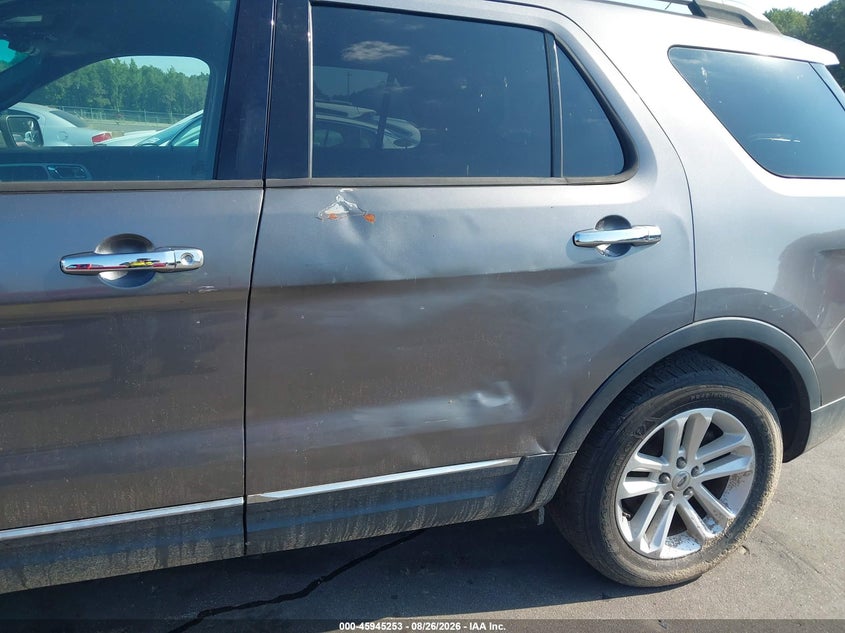 2011 FORD EXPLORER auction photo 6