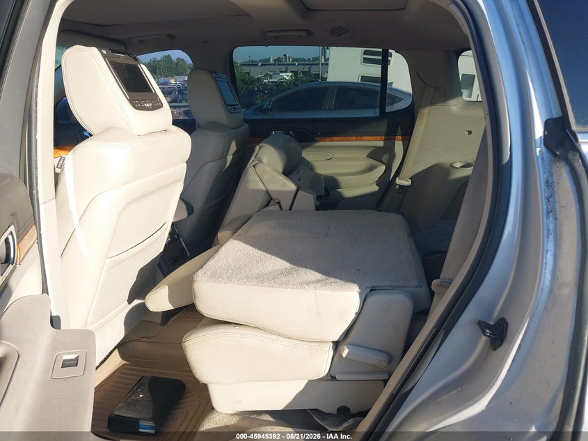 2010 LINCOLN MKT auction photo 8