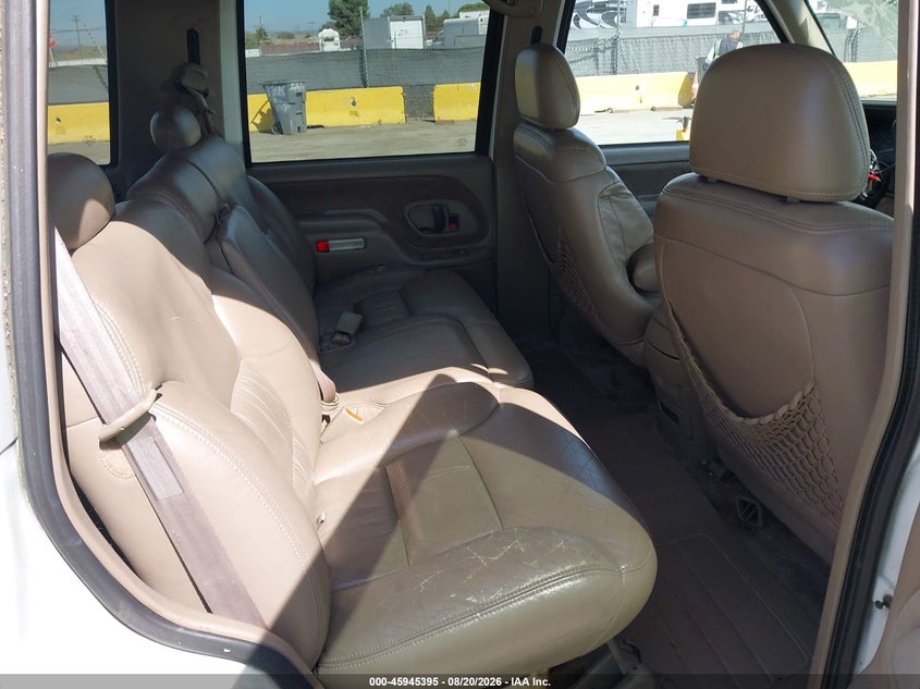 1997 CHEVROLET TAHOE auction photo 8