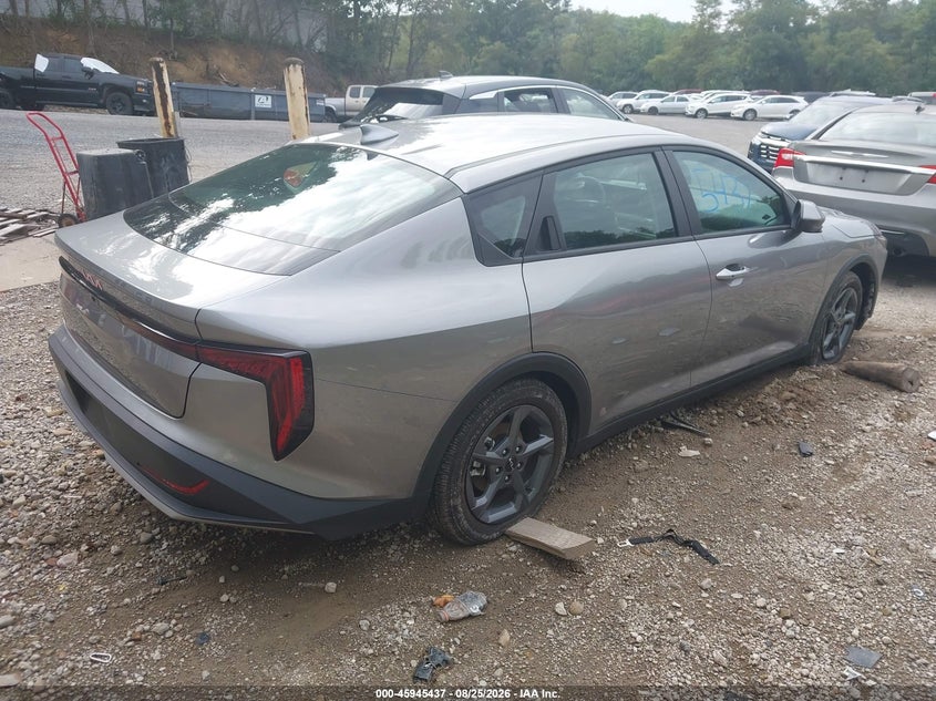 2026 KIA K4 auction photo 4