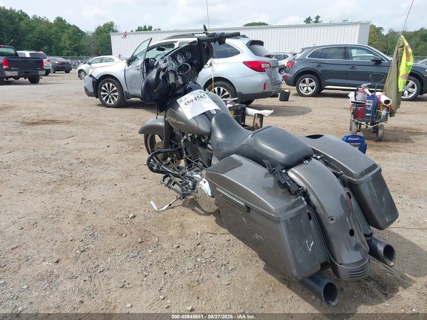 2018 HARLEY-DAVIDSON FLHX auction photo 3