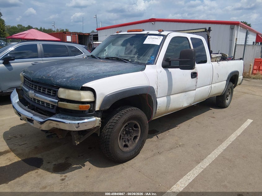 2004 GMC SIERRA 2500HD auction photo 2