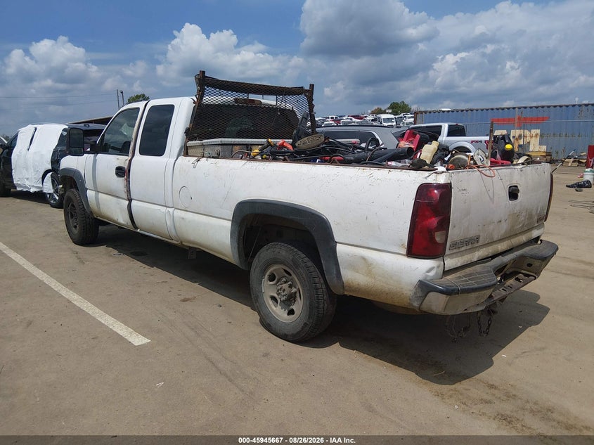 2004 GMC SIERRA 2500HD auction photo 3
