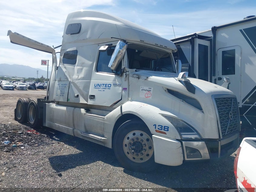 2023 VOLVO VNL