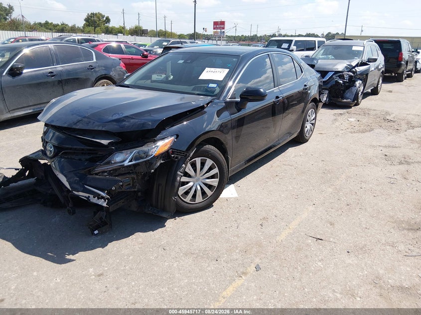 2022 Toyota Camry, Front & Rear, IAAI, VIN 4T1C31AK4NU586188 — photo 2