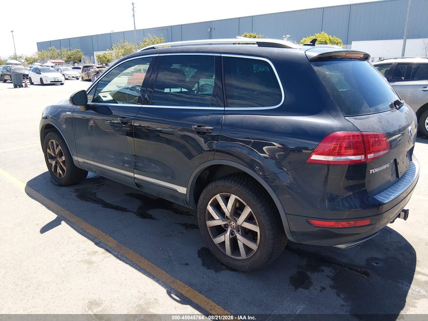 2014 VOLKSWAGEN TOUAREG auction photo 3
