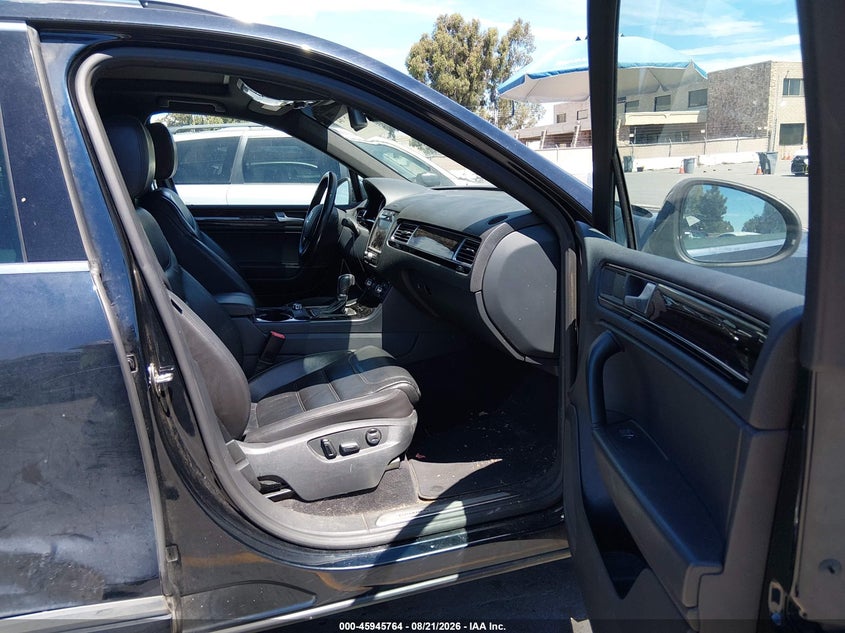 2014 VOLKSWAGEN TOUAREG auction photo 5