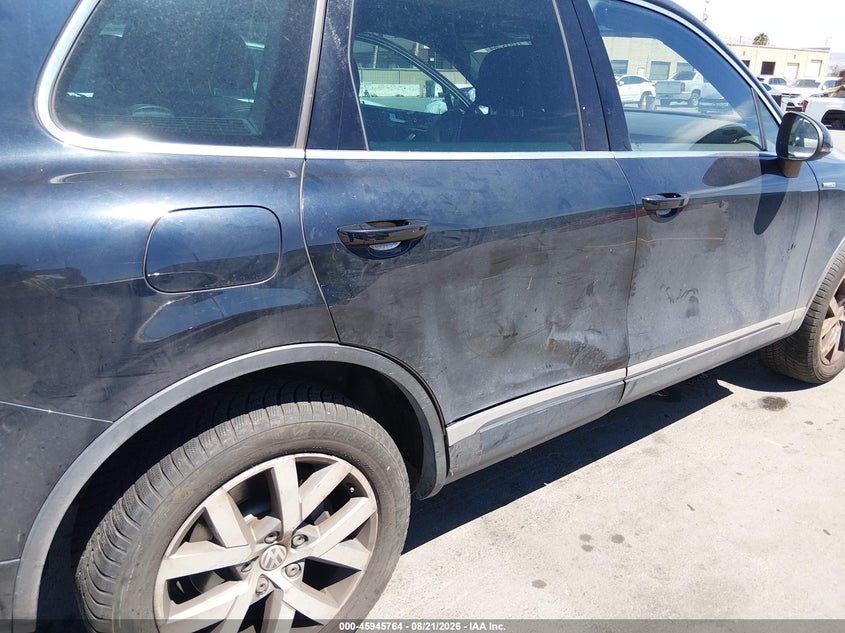 2014 VOLKSWAGEN TOUAREG auction photo 6