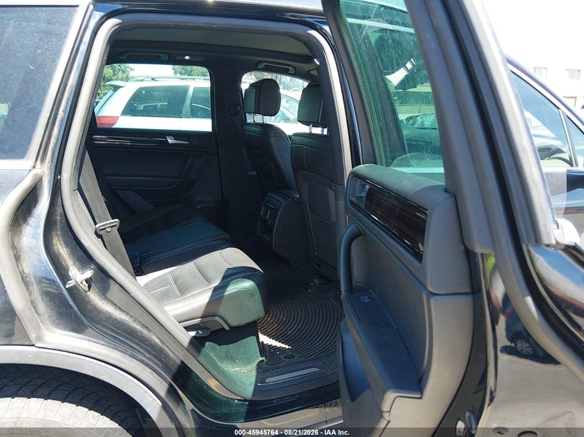 2014 VOLKSWAGEN TOUAREG auction photo 8