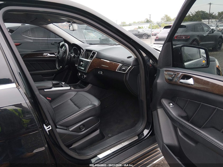 2015 MERCEDES-BENZ GL 450 auction photo 5