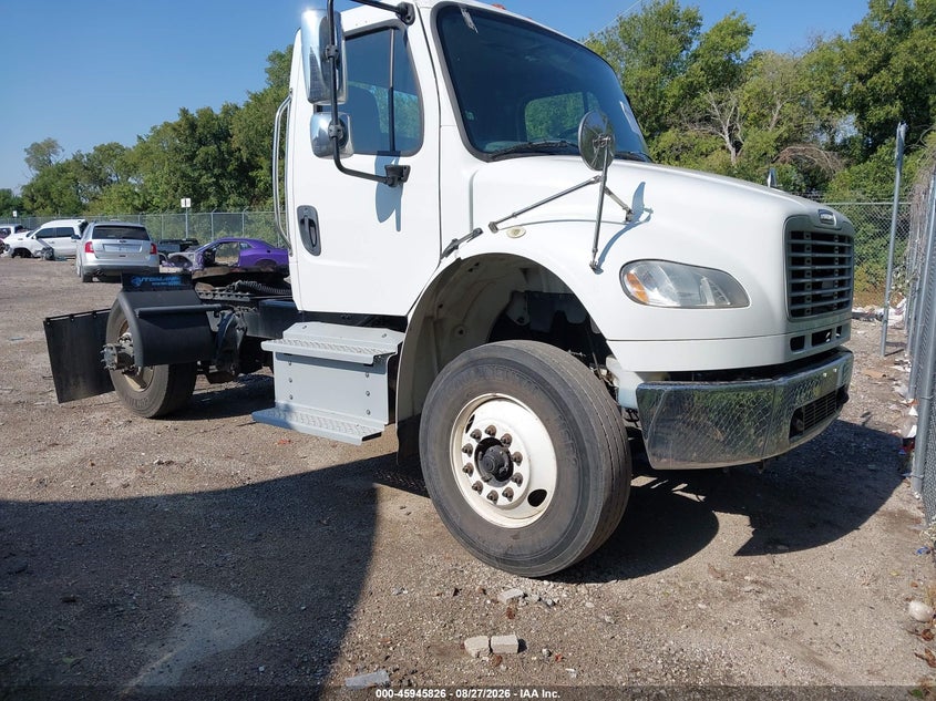 2019 FREIGHTLINER M2 106 auction photo 1
