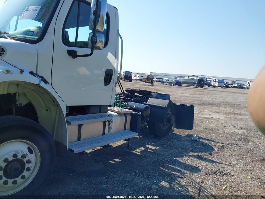 2019 FREIGHTLINER M2 106 auction photo 2