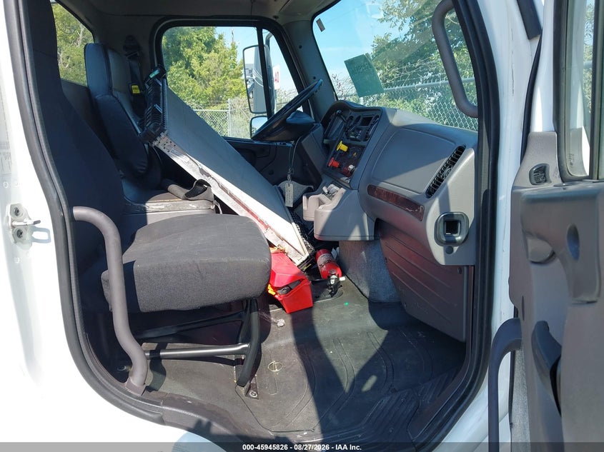 2019 FREIGHTLINER M2 106 auction photo 6