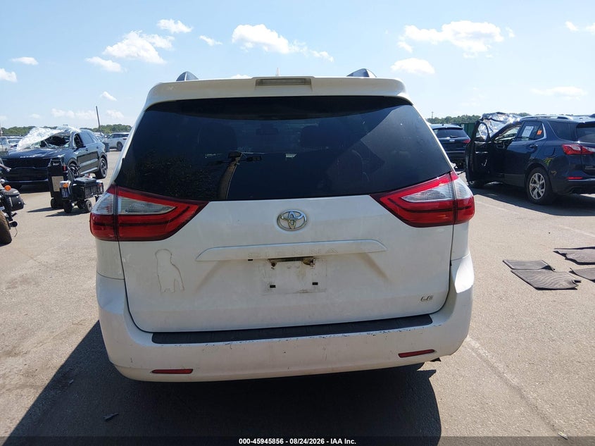 TOYOTA SIENNA - zdjęcie 16