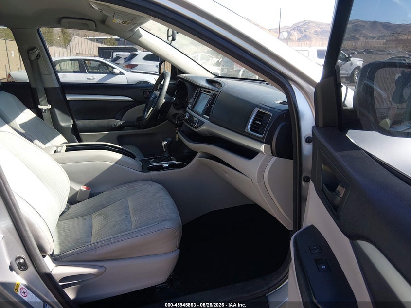 2016 TOYOTA HIGHLANDER auction photo 5