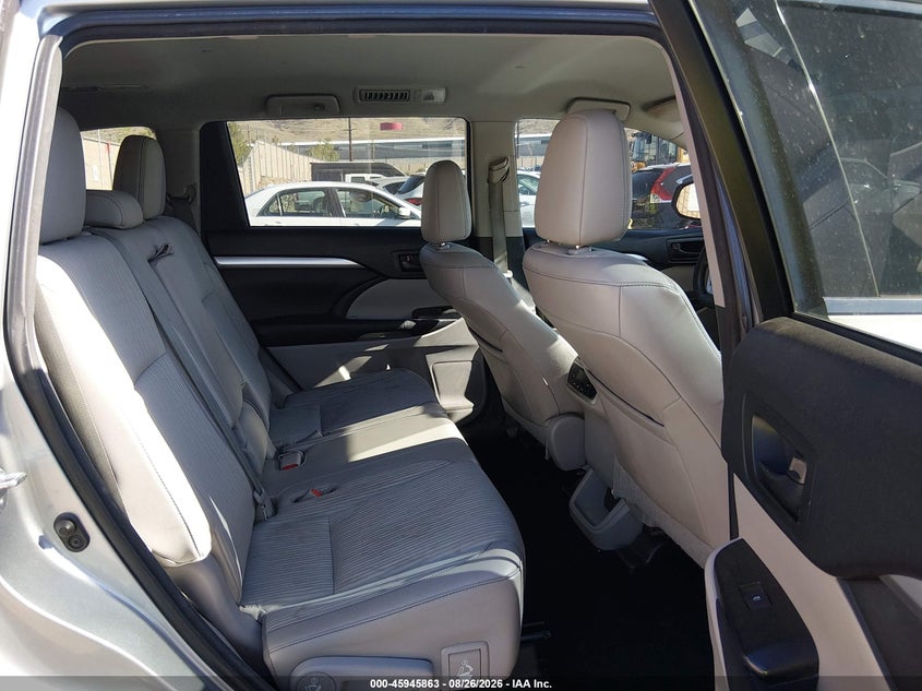 2016 TOYOTA HIGHLANDER auction photo 8