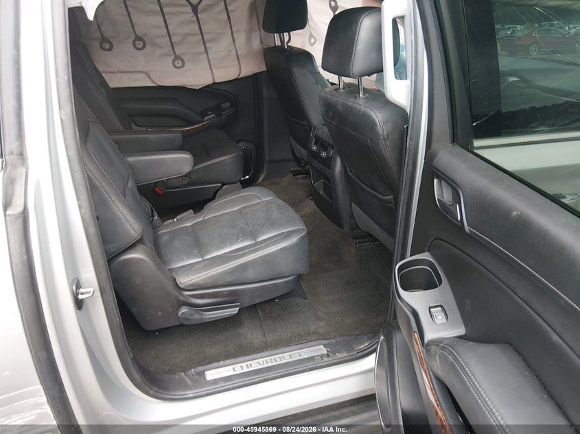 CHEVROLET SUBURBAN - zdjęcie 8