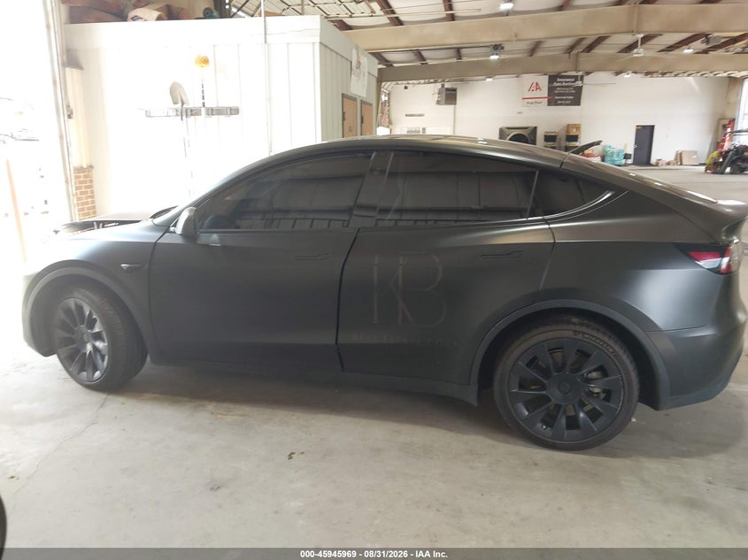 TESLA MODEL Y - zdjęcie 15