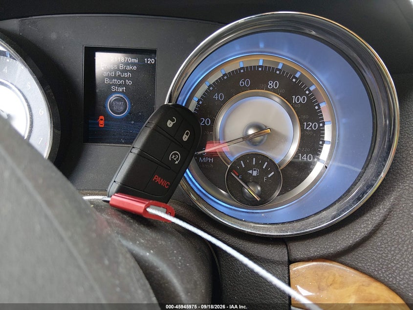 2012 CHRYSLER 300 LIMITED · Фото 11