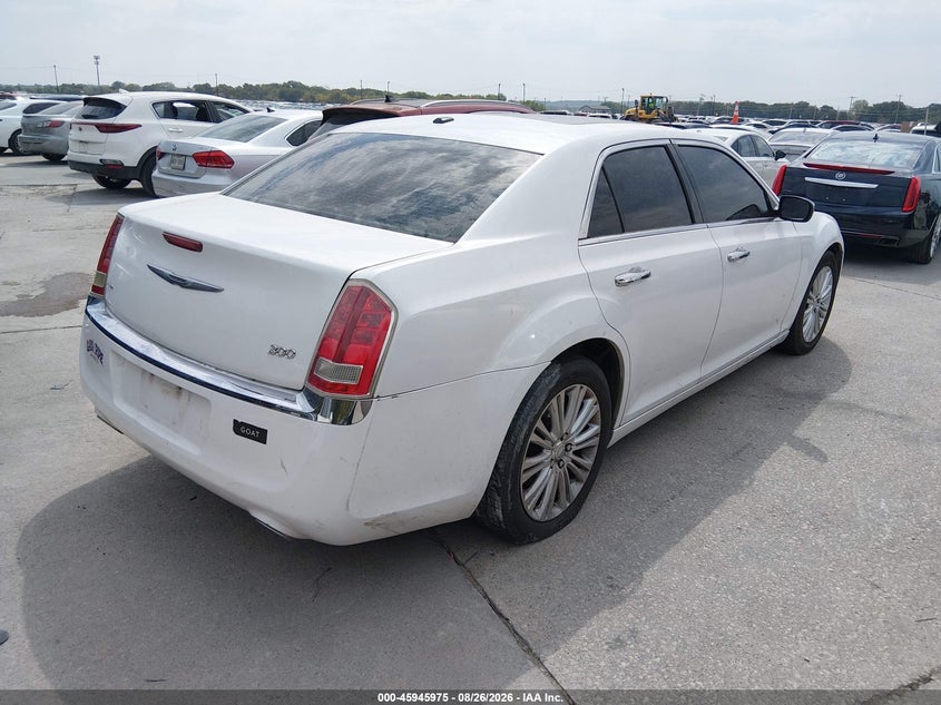 2012 CHRYSLER 300 LIMITED · Фото 4