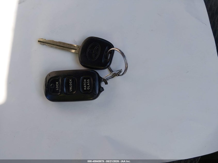 2005 TOYOTA MATRIX XR · Photo 11