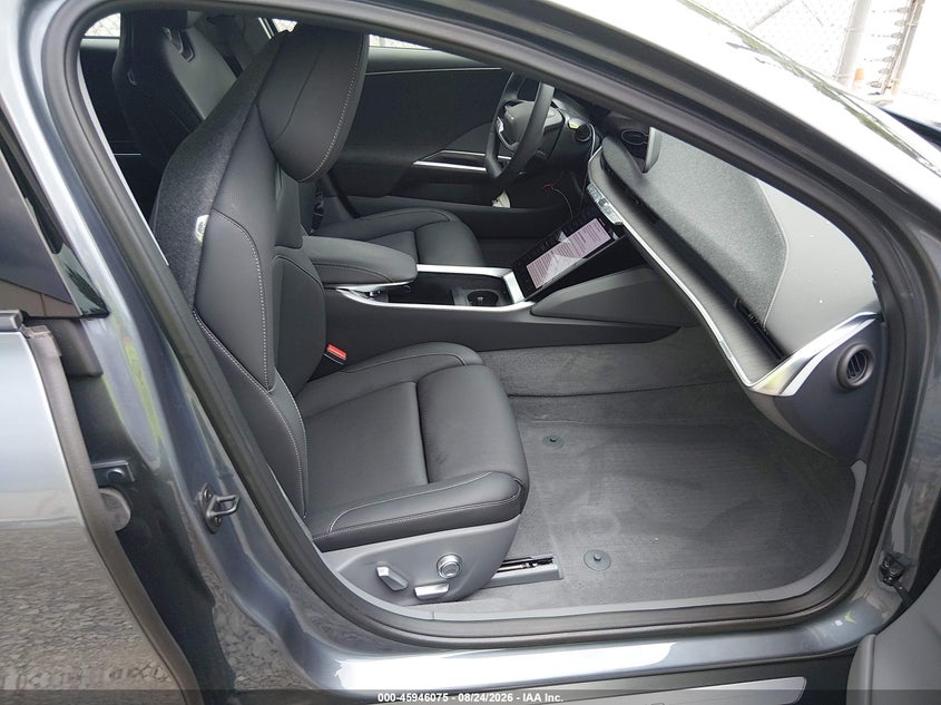 2026 LUCID AIR auction photo 5