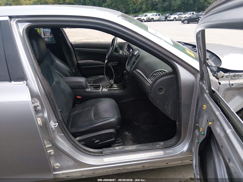 2014 CHRYSLER 300C AWD · Фото 5