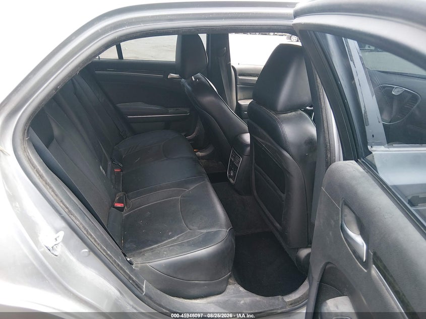 2014 CHRYSLER 300C AWD · Фото 8