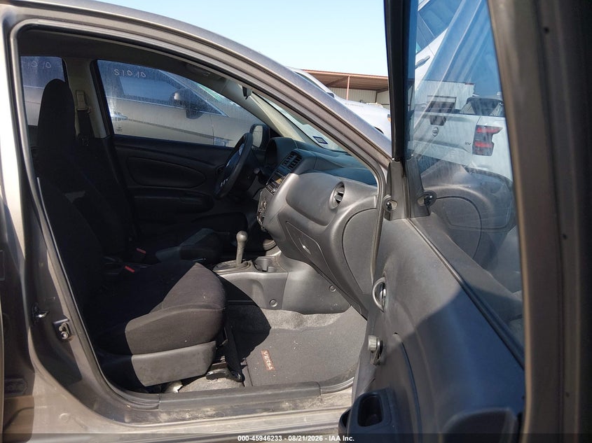 2015 NISSAN VERSA auction photo 5