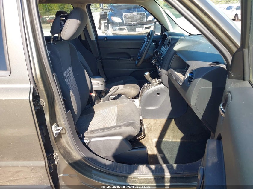 2016 JEEP PATRIOT auction photo 5