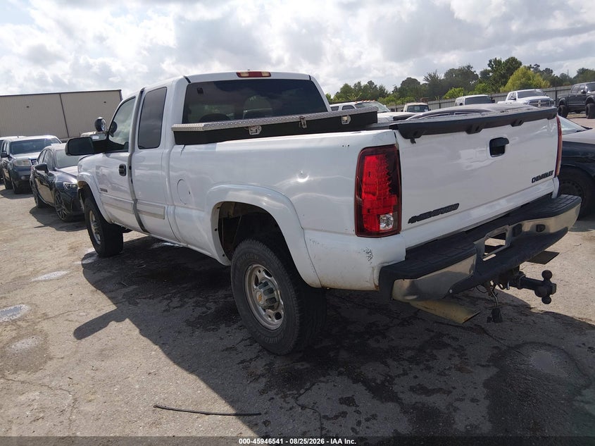 2004 CHEVROLET SILVERADO 2500HD auction photo 3