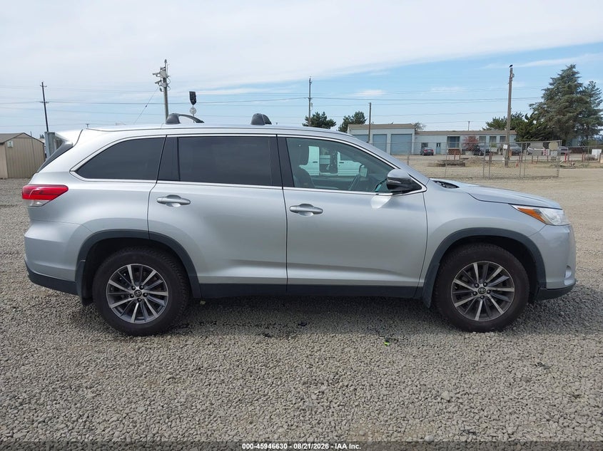 TOYOTA HIGHLANDER - zdjęcie 13