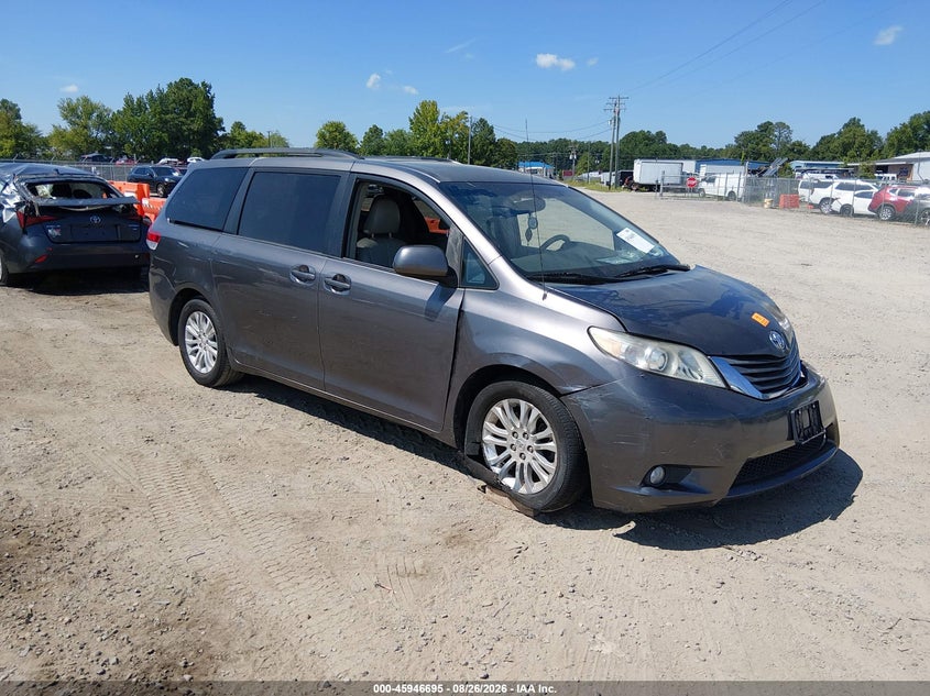 2011 TOYOTA SIENNA XLE V6