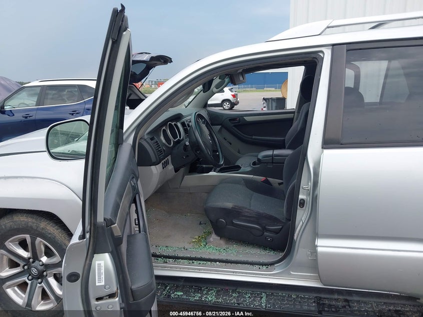 2004 TOYOTA 4RUNNER auction photo 5