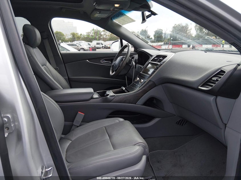 2019 LINCOLN NAUTILUS auction photo 5