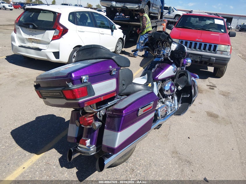HARLEY-DAVIDSON FLHTCUI 2001