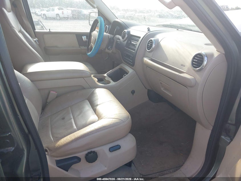2004 FORD EXPEDITION auction photo 5