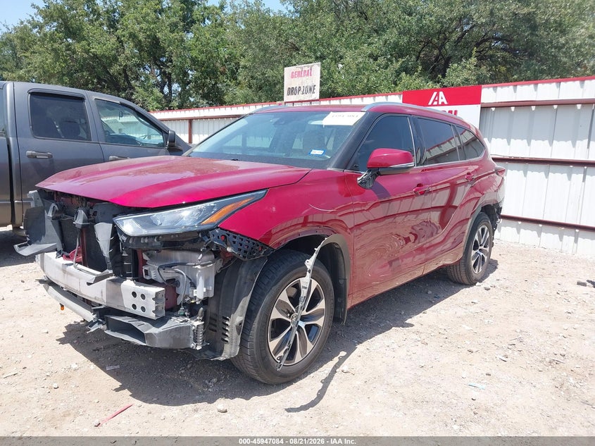 2020 Toyota Highlander, Front & Rear, IAAI, VIN 5TDGZRAH6LS506799 — photo 2