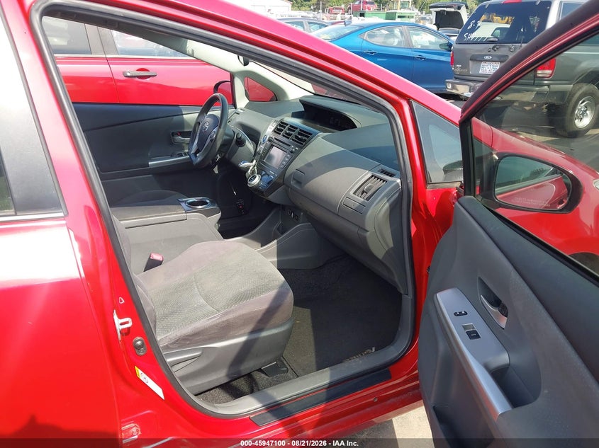 2013 TOYOTA PRIUS V auction photo 5